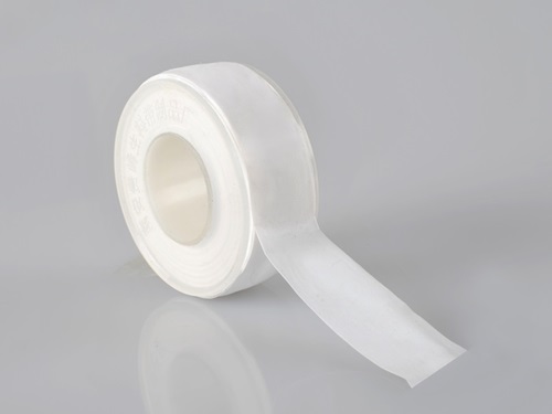 L'applicazione di etilene biseamide nella produzione di plastica